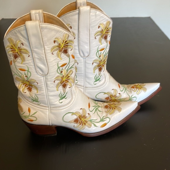 The Old Gringo Multi Color Floral Detailed Boots - Picture 4 of 10